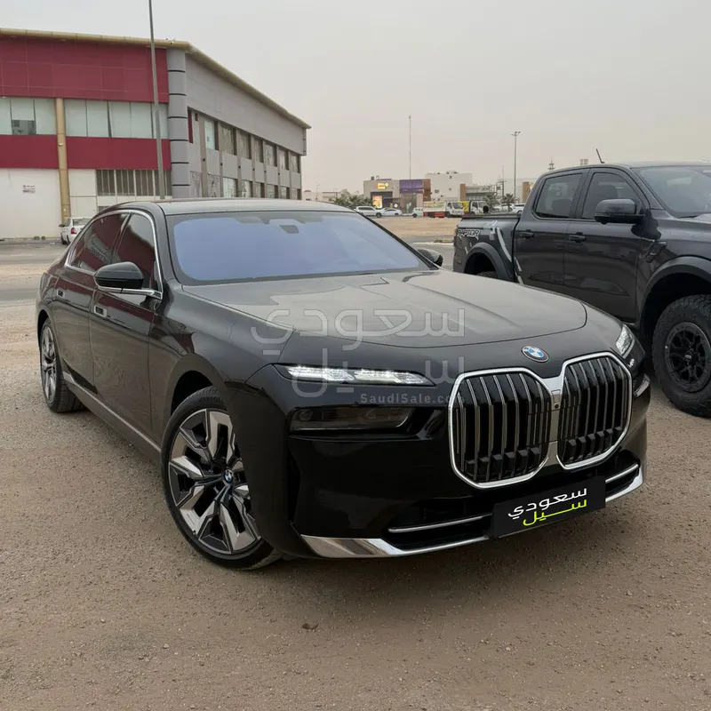 2024 بي ام دبليو الفئة السابعة 735 إل أي