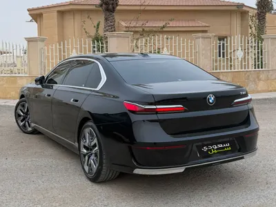 2024 بي ام دبليو الفئة السابعة 735 إل أي