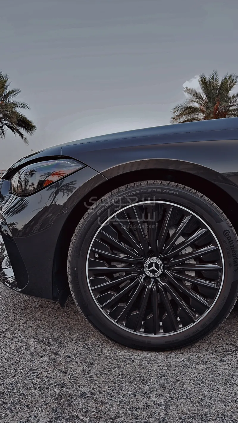 2024 مرسيدس - بنز سي إل إي 300