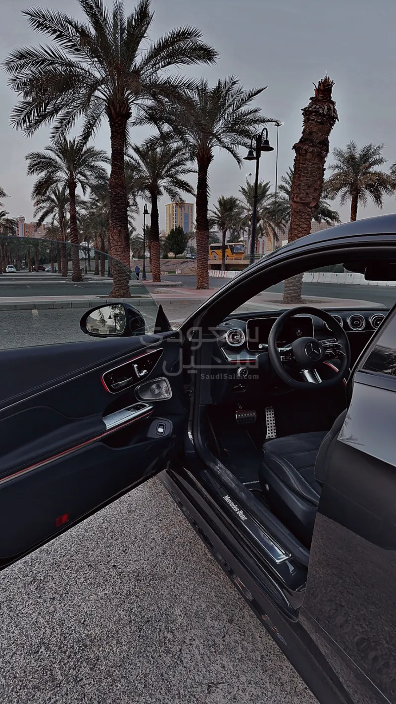 2024 مرسيدس - بنز سي إل إي 300