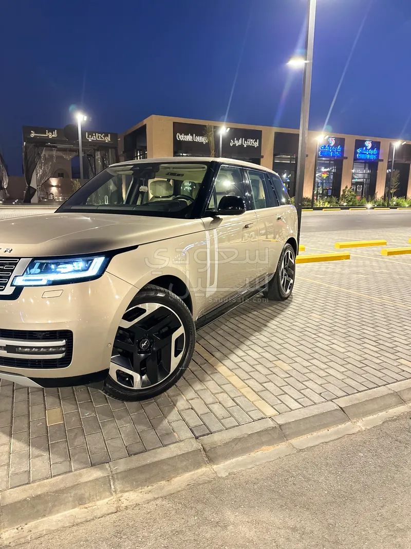 2022 لاند روفر رينج روفر فيرست اديشن