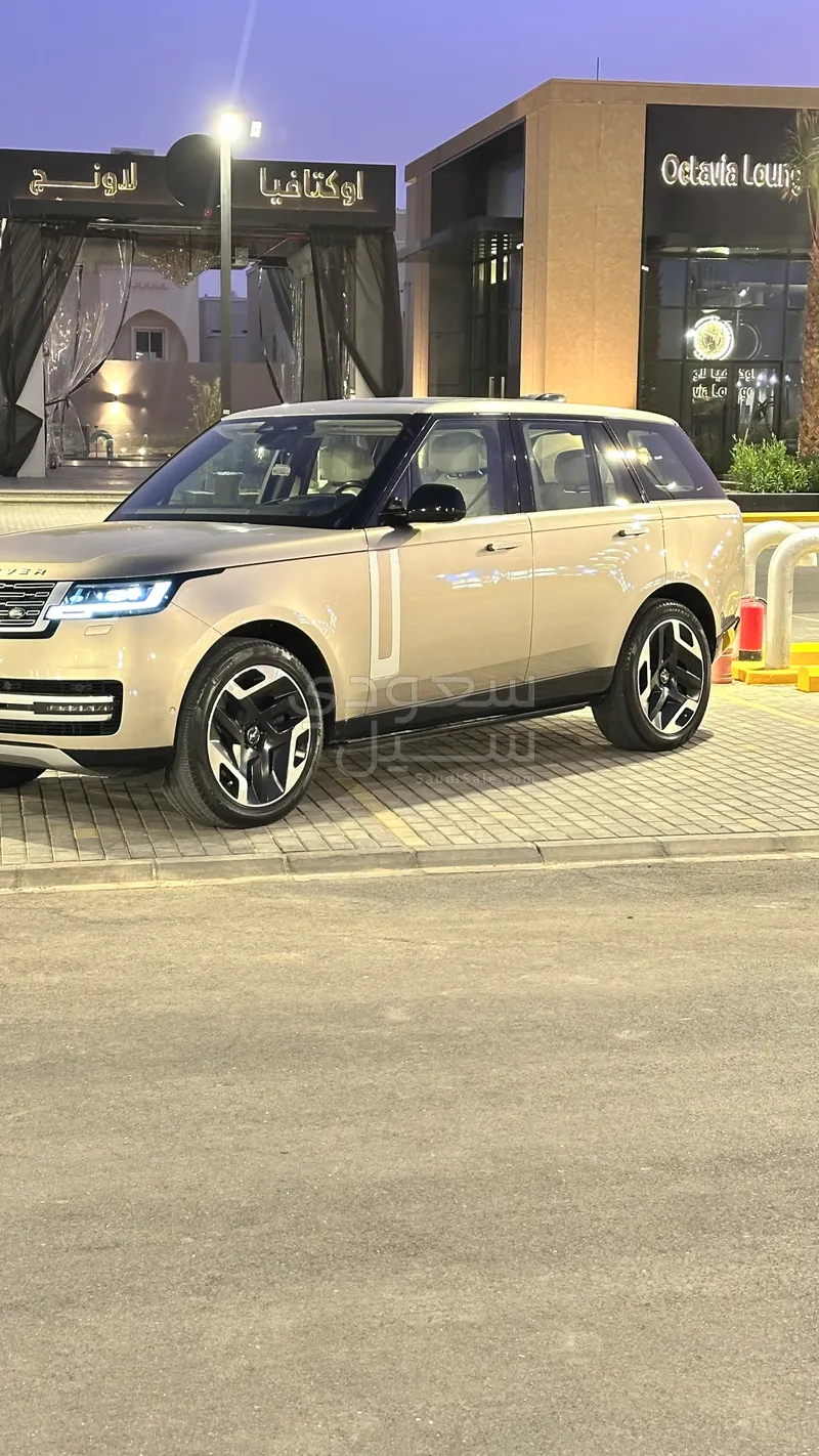 2022 لاند روفر رينج روفر فيرست اديشن