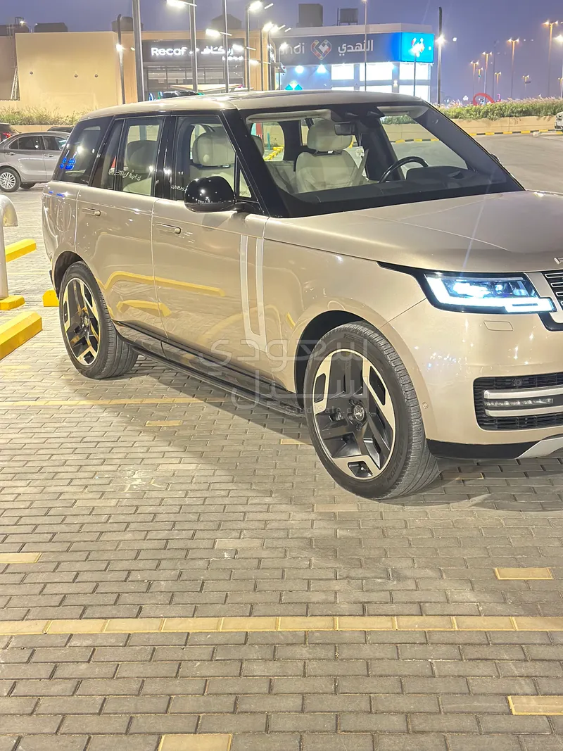 2022 لاند روفر رينج روفر فيرست اديشن
