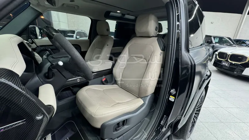 2023 Land Rover Defender 90