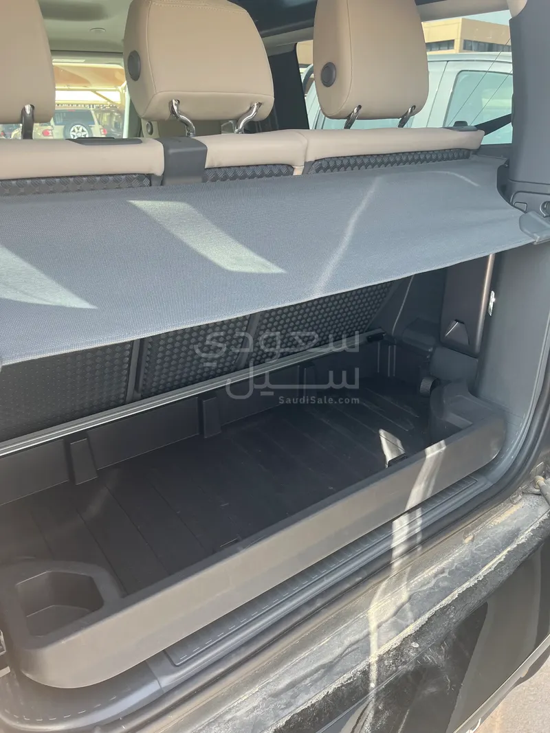 2024 لاند روفر ديفيندر 90