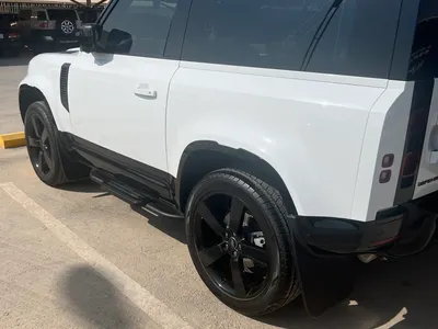 2024 لاند روفر ديفيندر 90