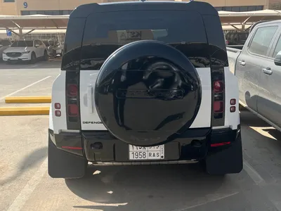 2024 لاند روفر ديفيندر 90