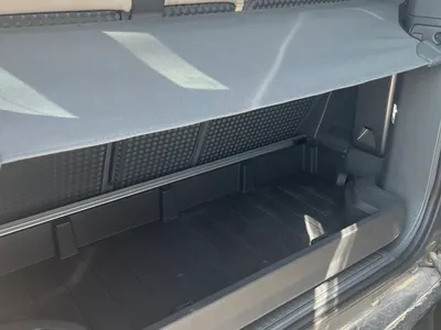 2024 لاند روفر ديفيندر 90