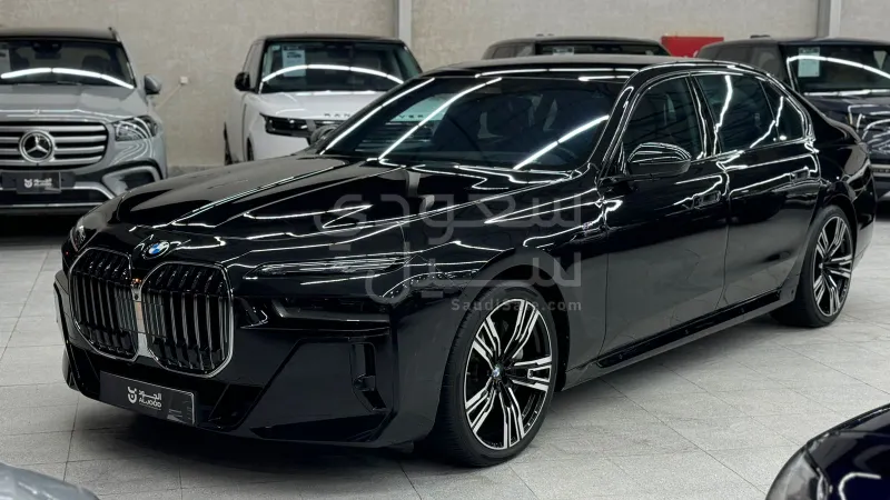 2023 BMW 7 Series 740i