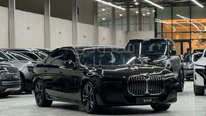 2023 BMW 7 Series 740i