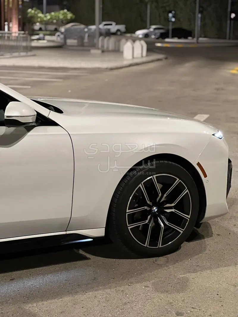 2023 بي ام دبليو الفئة السابعة 740أي