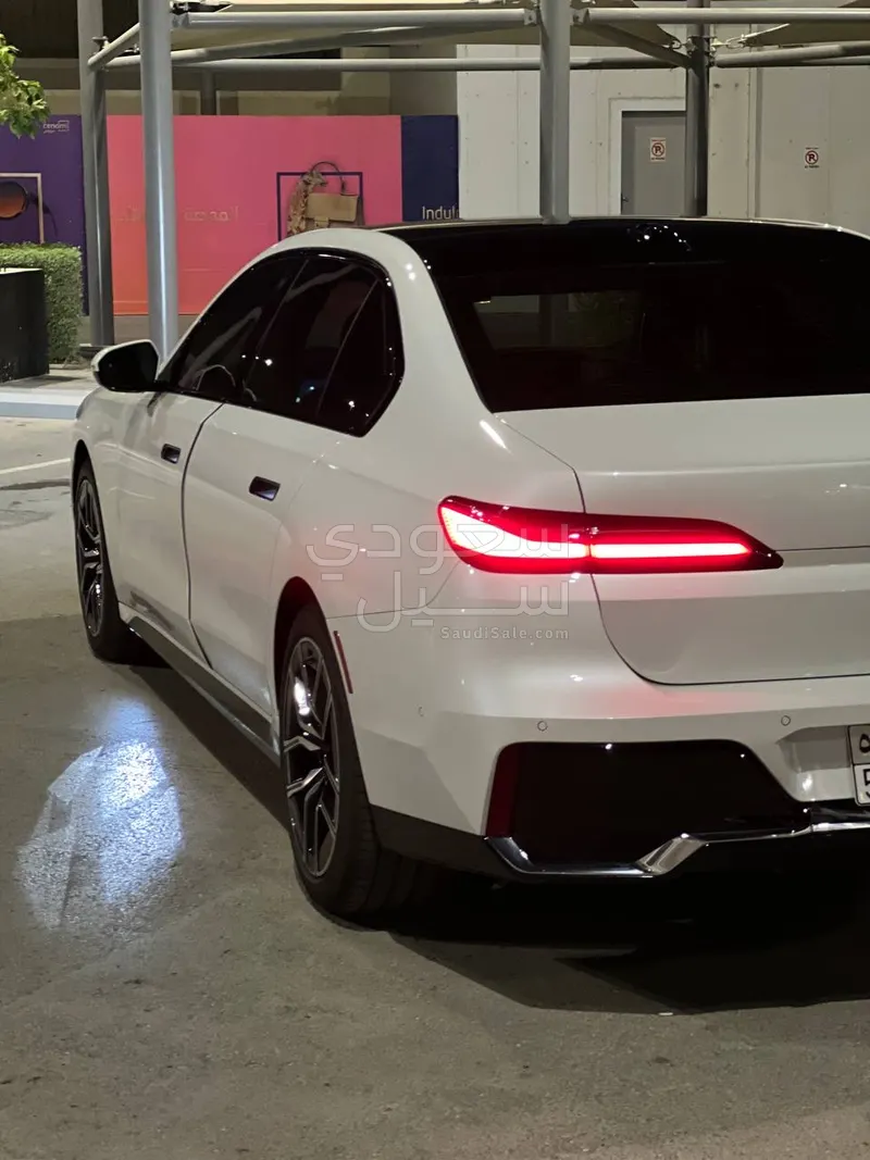 2023 بي ام دبليو الفئة السابعة 740أي