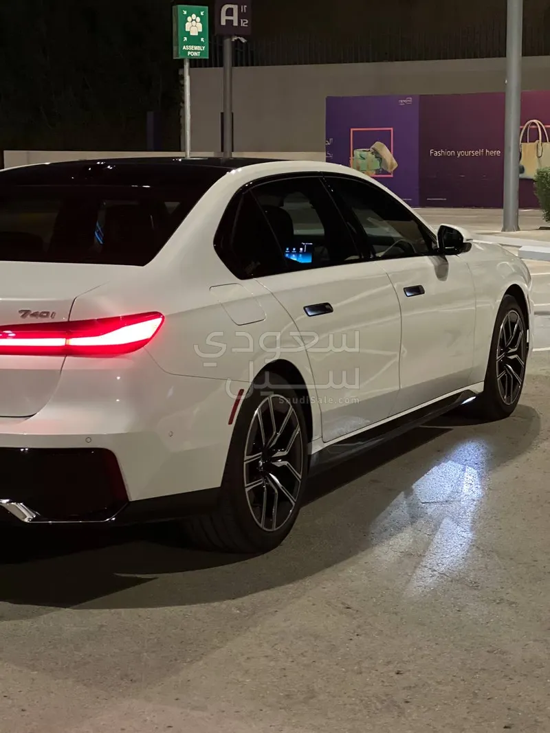 2023 بي ام دبليو الفئة السابعة 740أي