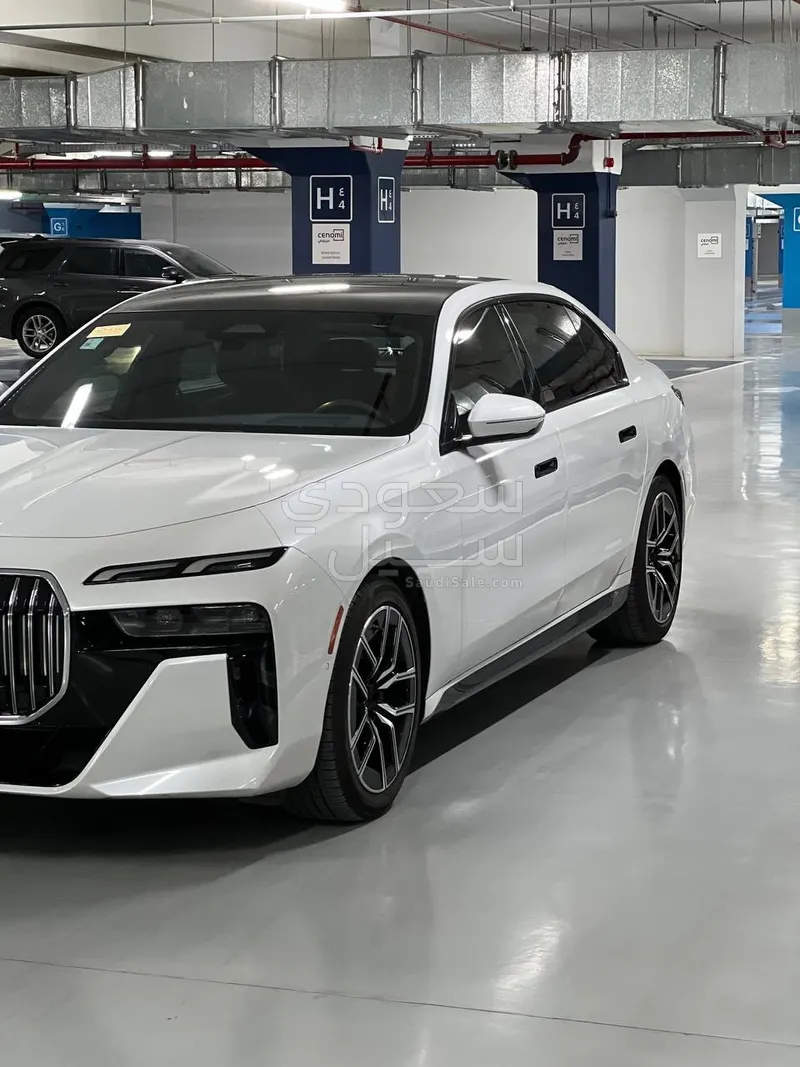 2023 بي ام دبليو الفئة السابعة 740أي