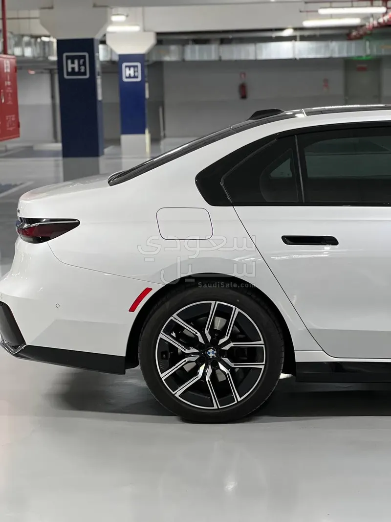 2023 بي ام دبليو الفئة السابعة 740أي