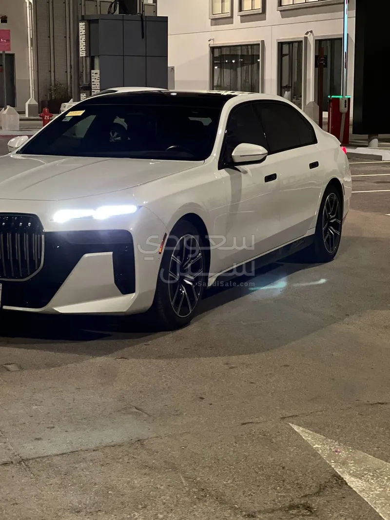 2023 بي ام دبليو الفئة السابعة 740أي