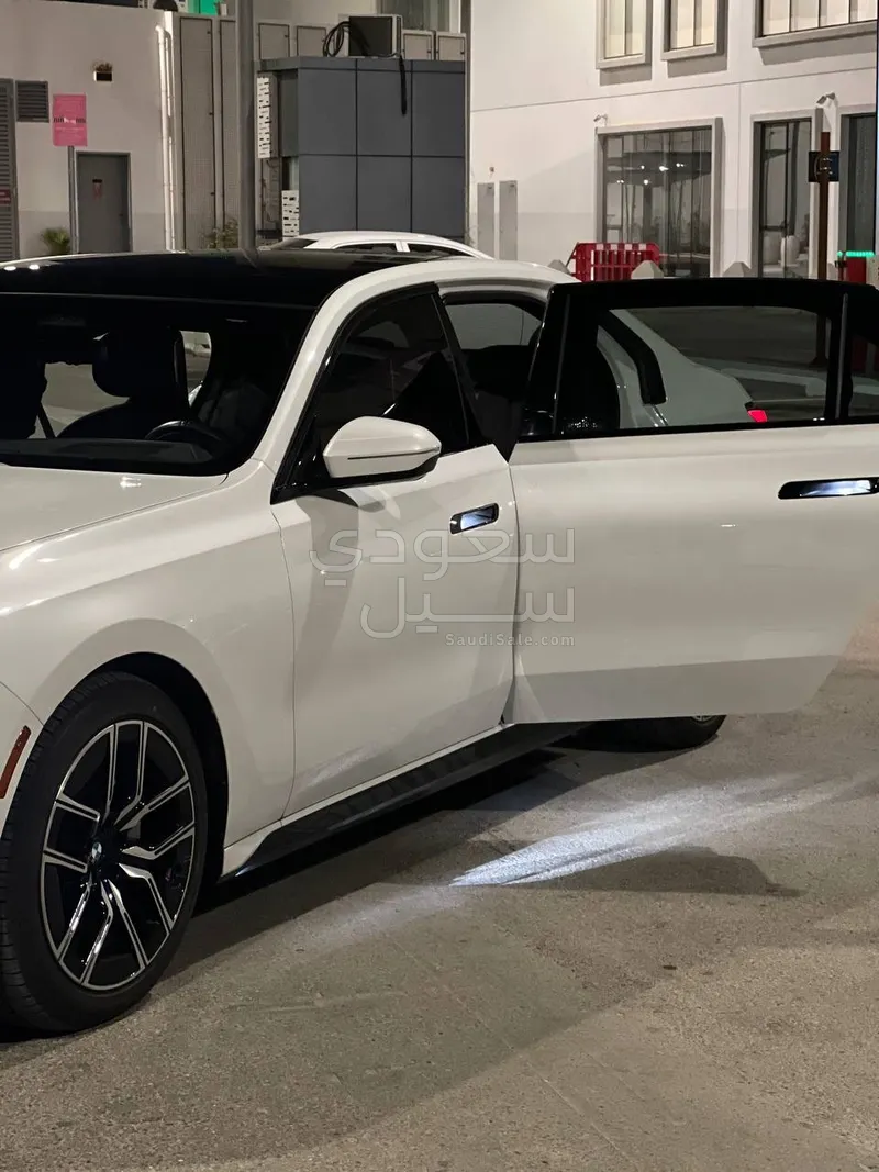 2023 بي ام دبليو الفئة السابعة 740أي