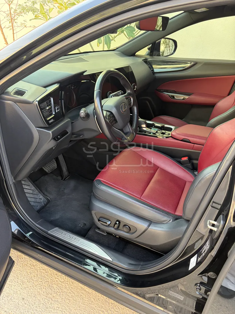 2023 لكزس إن إكس 350