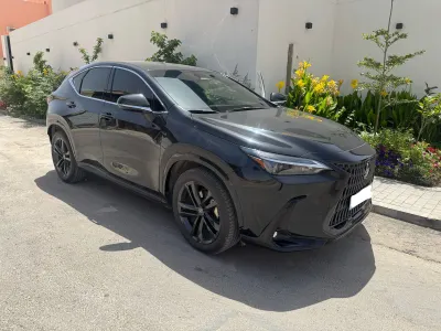 2023 لكزس إن إكس 350