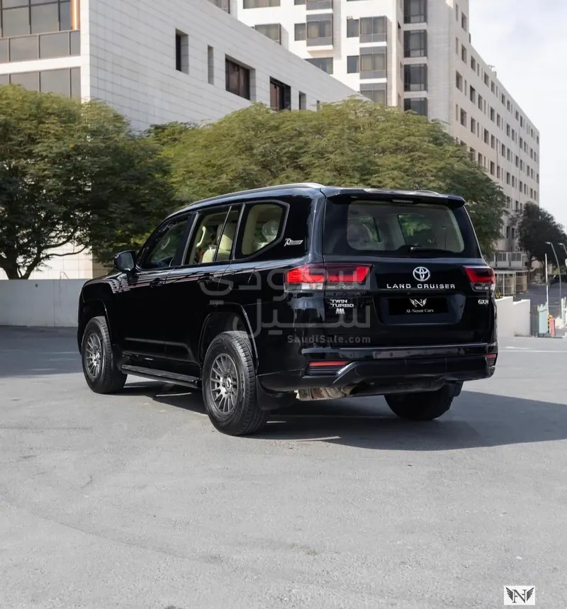 2022 تويوتا لاند كروزر جي اكس ار