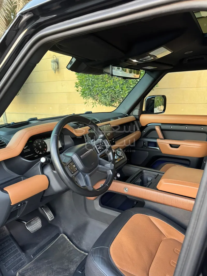 2023 لاند روفر ديفيندر اكس 110