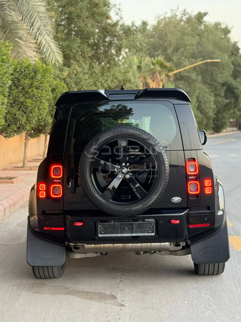 2023 لاند روفر ديفيندر اكس 110