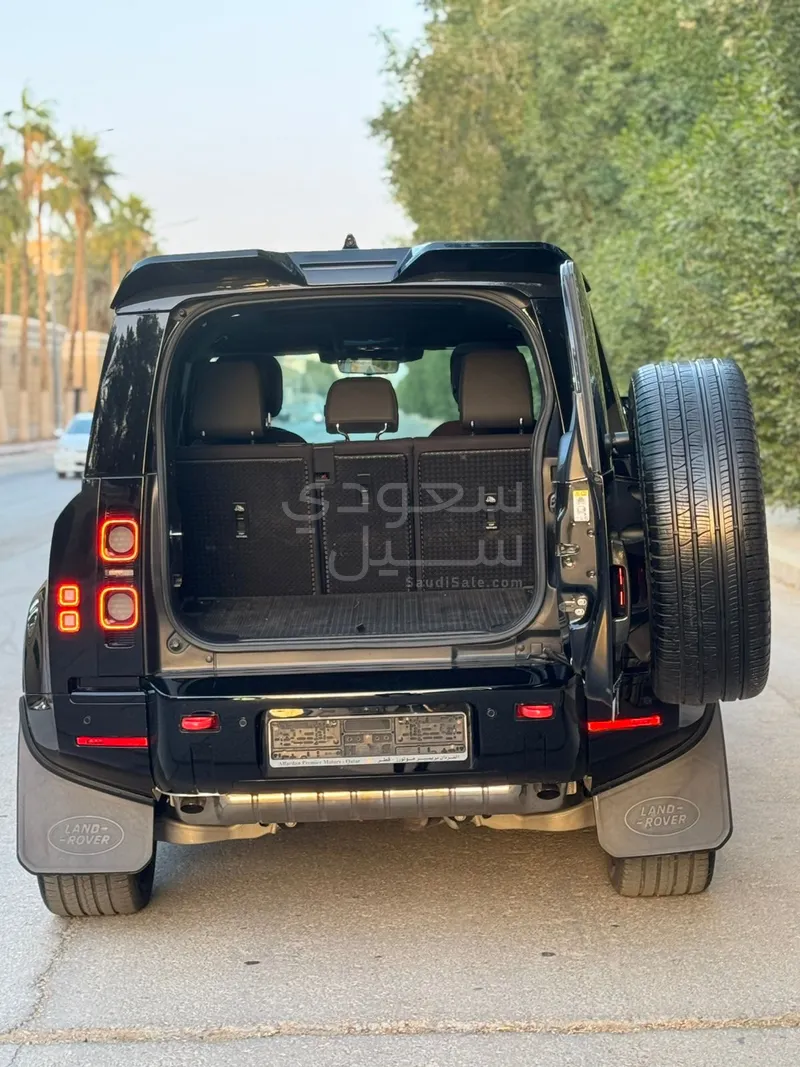 2023 لاند روفر ديفيندر اكس 110