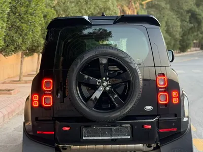 2023 لاند روفر ديفيندر اكس 110