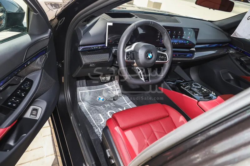 2026 بي ام دبليو الفئة الخامسة 520 أي إم كت