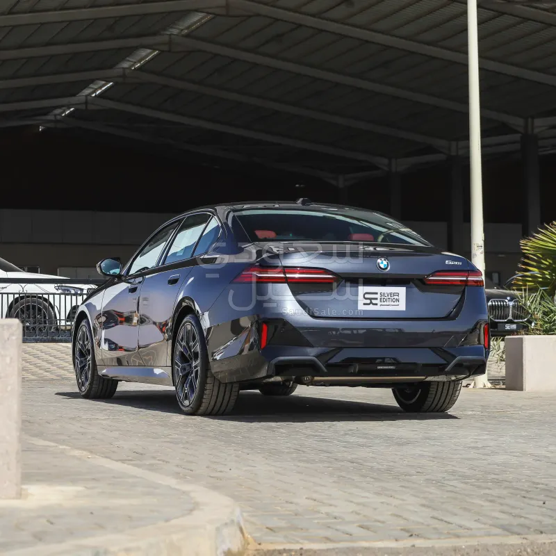 2026 بي ام دبليو الفئة الخامسة 520 أي إم كت