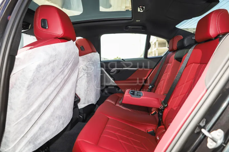 2026 بي ام دبليو الفئة الخامسة 520 أي إم كت