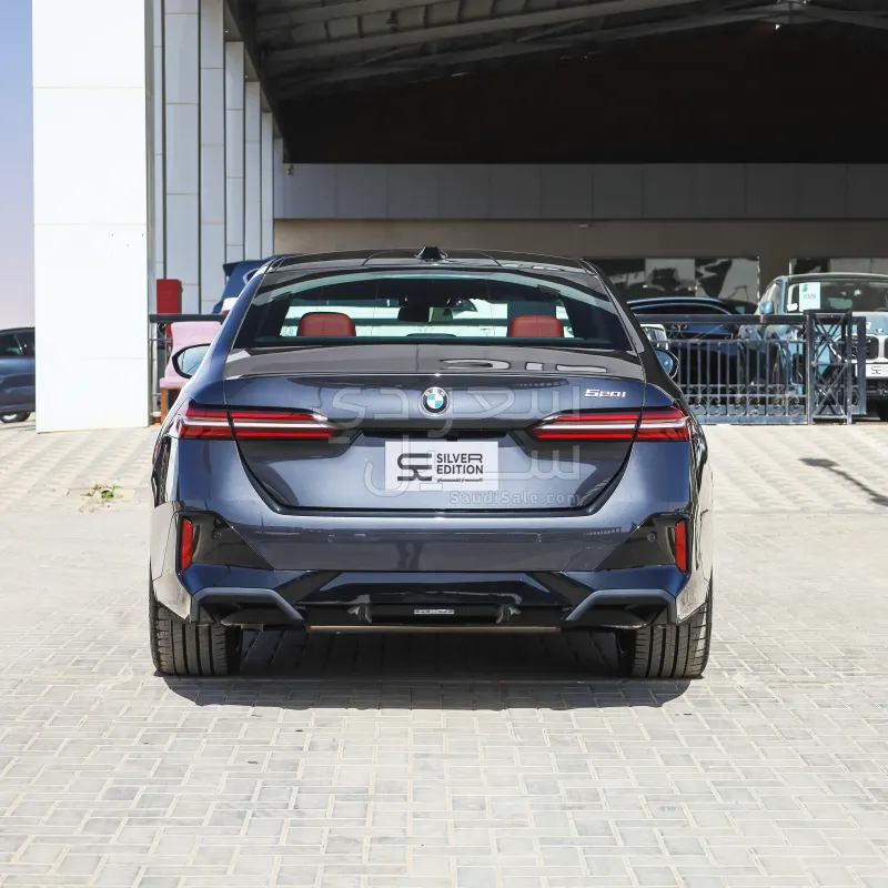 2026 بي ام دبليو الفئة الخامسة 520 أي إم كت