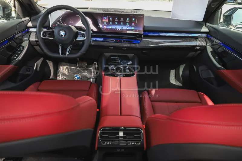 2026 بي ام دبليو الفئة الخامسة 520 أي إم كت