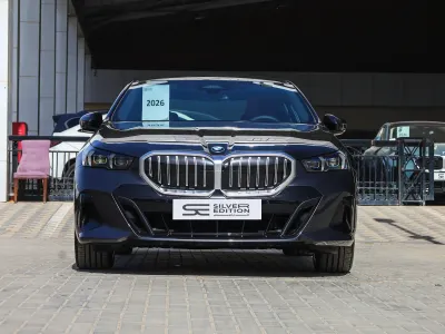 2026 بي ام دبليو الفئة الخامسة 520 أي إم كت