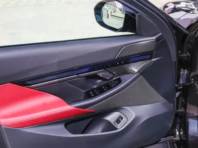 2026 بي ام دبليو الفئة الخامسة 520 أي إم كت