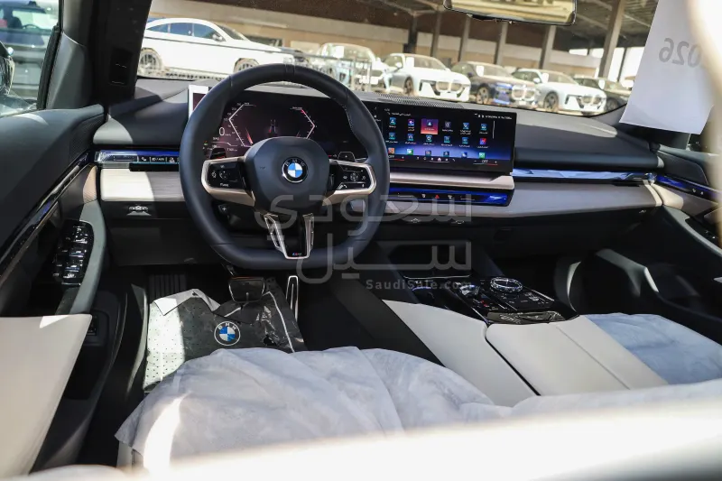 2026 بي ام دبليو الفئة الخامسة 520 أي