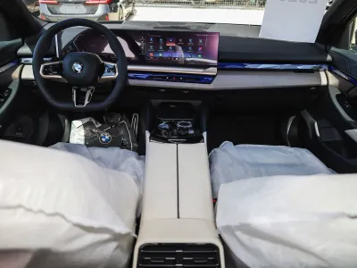 2026 بي ام دبليو الفئة الخامسة 520 أي