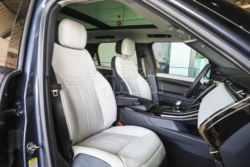 2025 Land Rover Range Rover Sport HSE