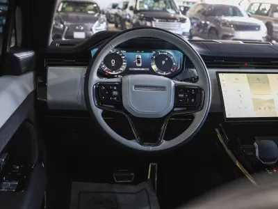 2025 Land Rover Range Rover Sport HSE