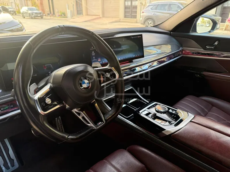2023 BMW 7 Series 735i