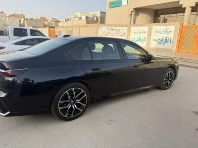 2023 BMW 7 Series 735i