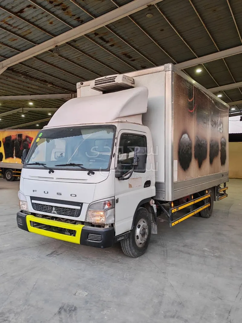 2020 متسوبيشي فوزو كنتر