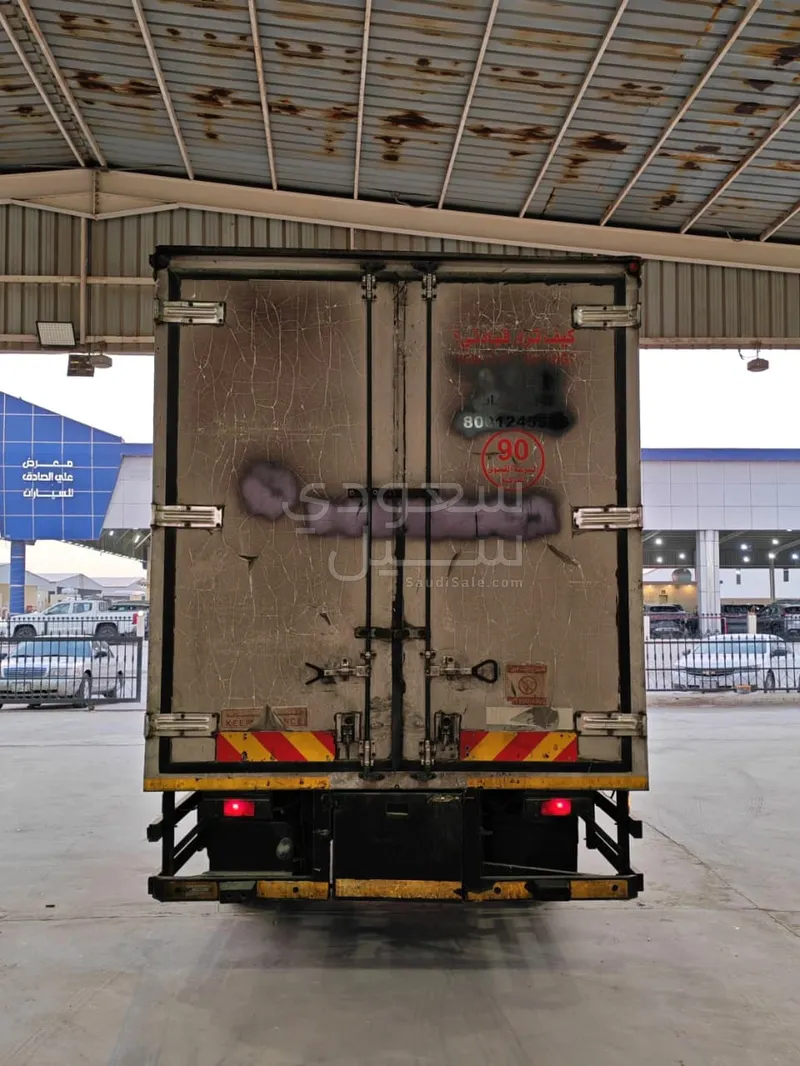 2020 متسوبيشي فوزو كنتر