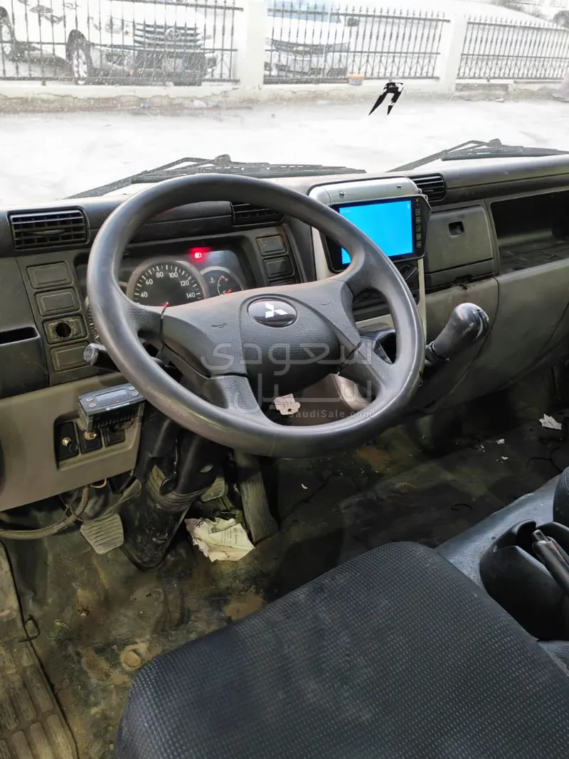 2020 متسوبيشي فوزو كنتر