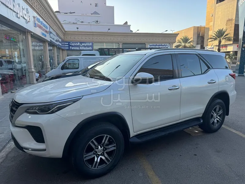 2021 تويوتا فورشنر جي اكس