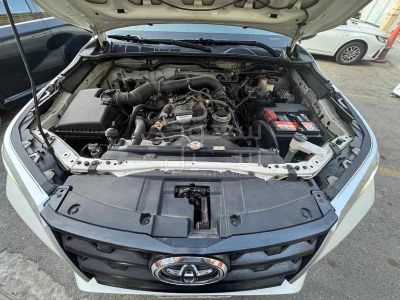 2021 تويوتا فورشنر جي اكس