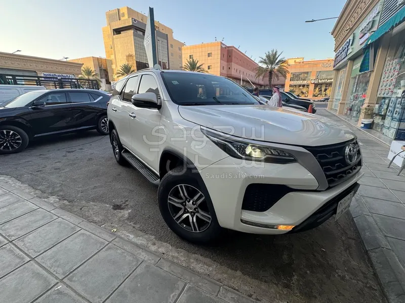 2021 تويوتا فورشنر جي اكس