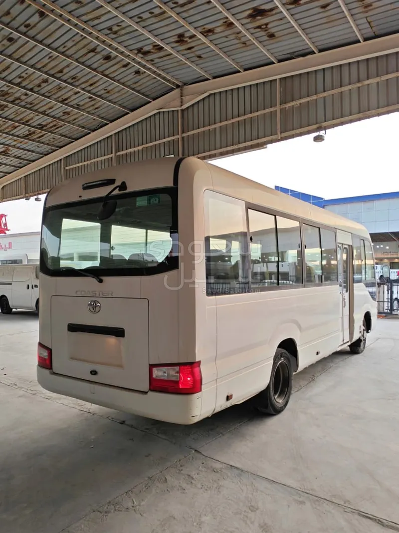 2019 تويوتا كوستر