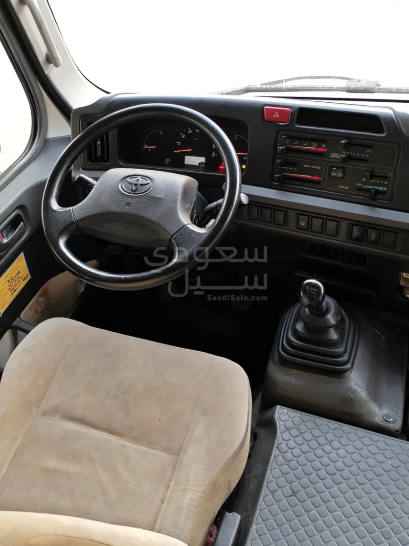 2019 تويوتا كوستر