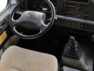 2019 تويوتا كوستر